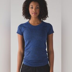 Lululemon Athletica swiftly Tech S/S Crew
Cerulean Blue SZ 8 barely worn